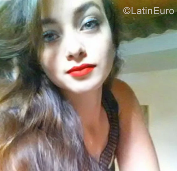 Date this happy Colombia girl Andrea from Bogota CO22698