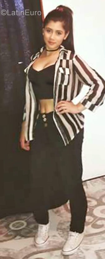 Date this sultry Colombia girl Maria from Manizales CO22723