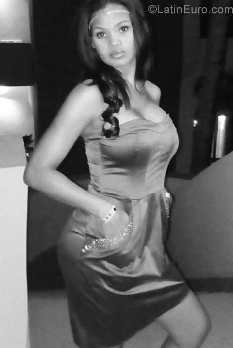 Date this hot Dominican Republic girl Liany from Santo Domingo DO30730