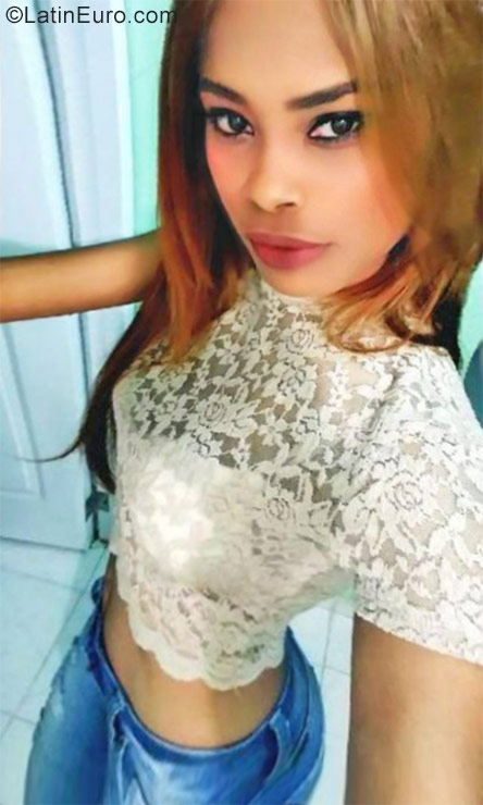 Date this cute Dominican Republic girl Rosa from Santo Domingo DO30734
