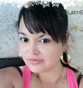 Date this exotic Colombia girl Yurabeth from Bucaramanga CO22819