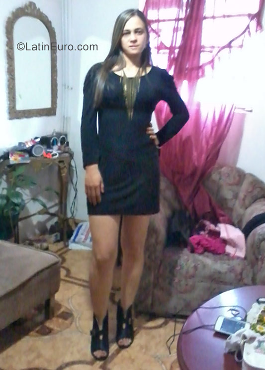 Date this young Colombia girl Francie from Medellin CO22821