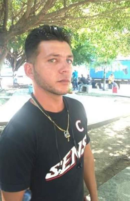 Date this foxy Cuba man Hanyer from Santiago De Cuba CU170