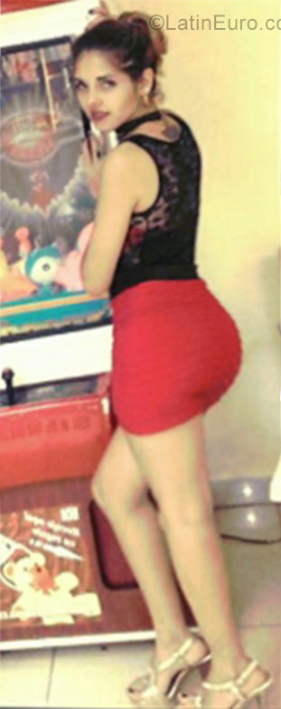 Date this young Cuba girl Liliana from Havana CU175