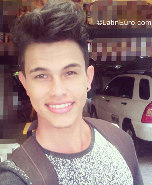 Date this tall Colombia man Jorge from Monteria CO22840