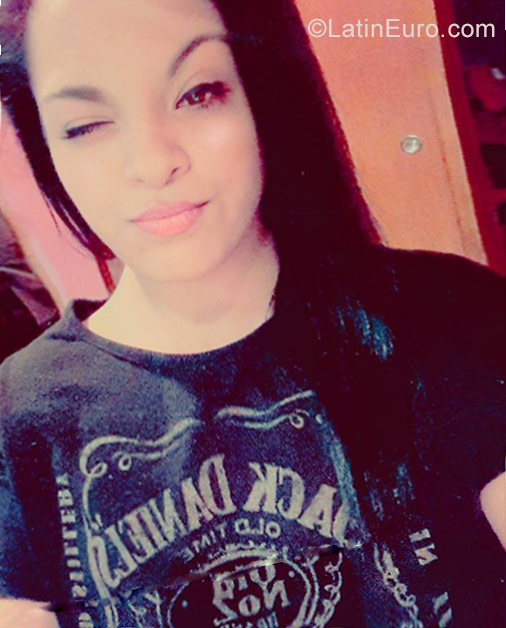 Date this cute Argentina girl Estefania from Buenos Aires AR114