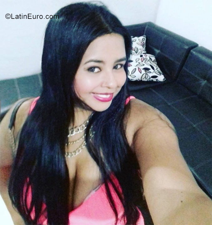 Date this foxy Colombia girl Elizabeth from Medellin CO22877