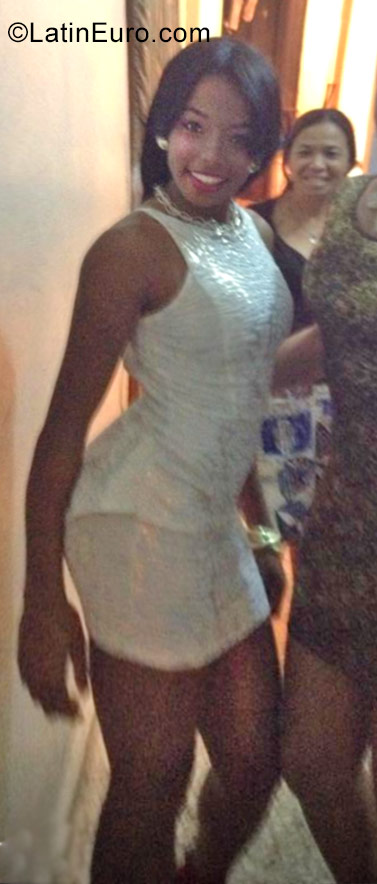 Date this hard body Dominican Republic girl Smalin from Santo Domingo DO30908