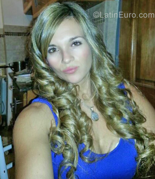 Date this nice looking Argentina girl Carla from Santiago del estero AR115
