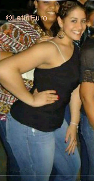 Date this young Dominican Republic girl Claud from LV DO30935