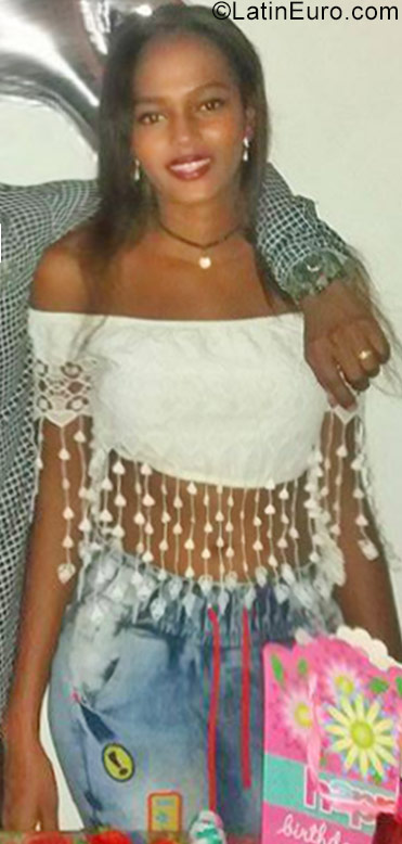 Date this charming Colombia girl Dayan from Cali CO22933