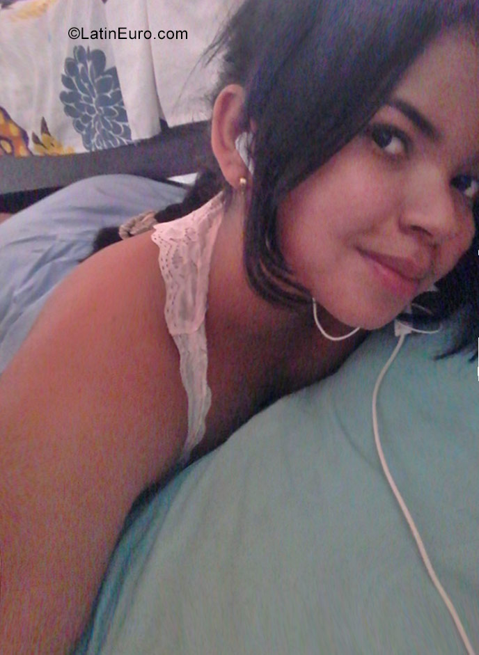 Date this foxy Colombia girl Camila from Medellin CO22935