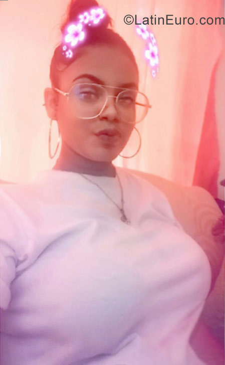 Date this attractive Dominican Republic girl Eneais from Santo Domingo DO30996