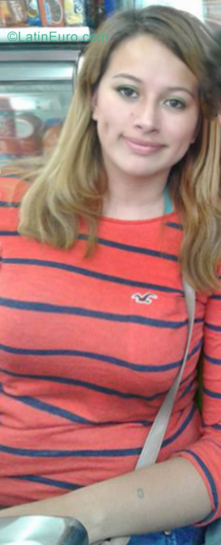 Date this hard body Colombia girl Joanna from Bogota CO22970