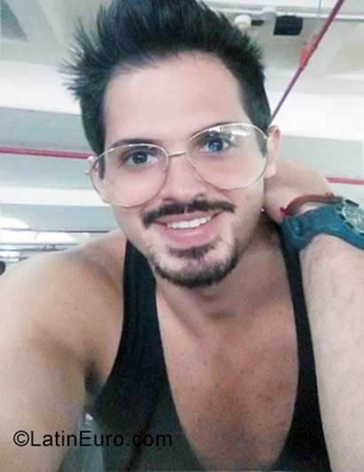 Date this fun Venezuela man Randy from Caracas VE1217