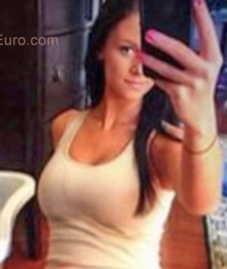 Date this gorgeous Colombia girl Isabella from Medellin CO23034