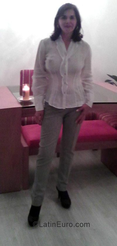 Date this foxy Colombia girl Reinita from Bogota CO23046