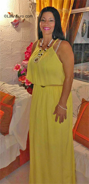 Date this nice looking Colombia girl Blanca from Jamundi CO23052