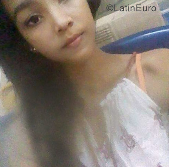 Date this voluptuous Colombia girl Yulieth from Barranquilla CO23057