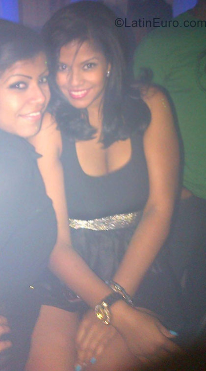 Date this pretty Dominican Republic girl Luz from Santo Domingo DO31136