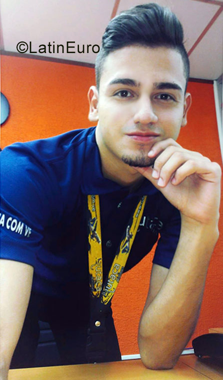 Date this attractive Venezuela man Victor from Caracas VE1265