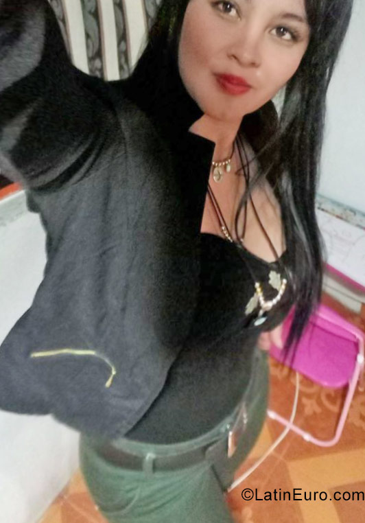 Date this sensual Colombia girl Angie from Manizales CO23166