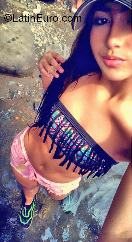 Date this happy Colombia girl Adore from Medellin CO23170