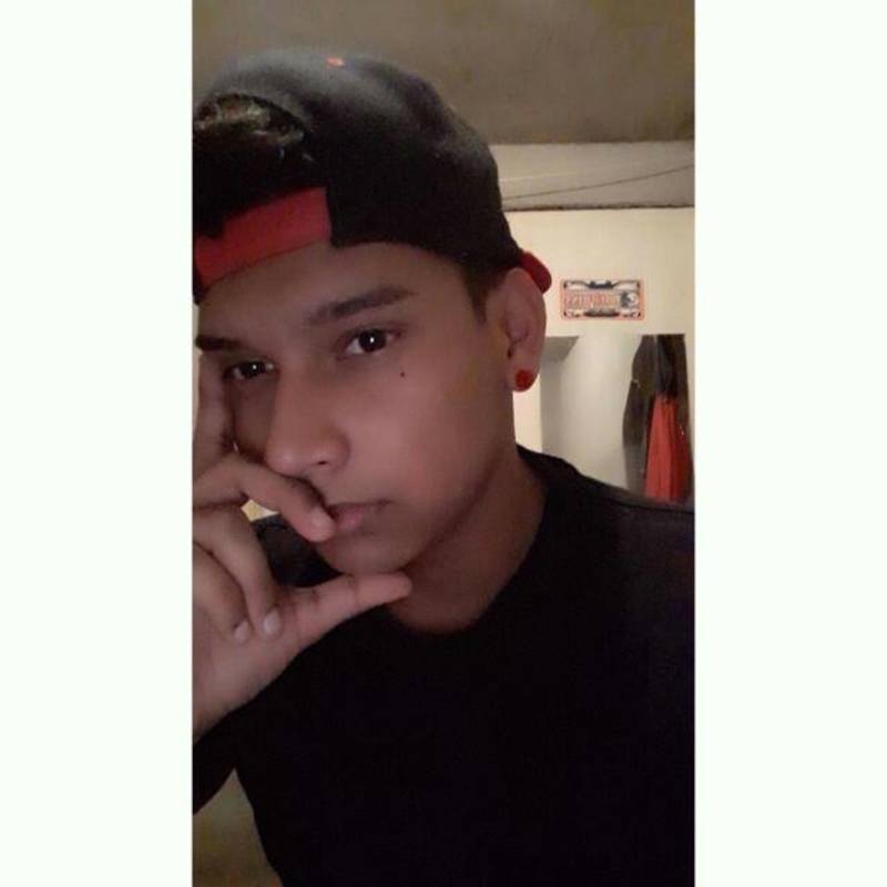 Date this tall Colombia man Jhoan from Medellin CO23177