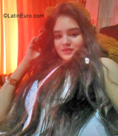 Date this gorgeous Colombia girl Valentina from Santa rosa de cabal CO23187
