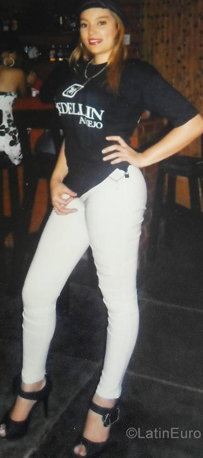 Date this delightful Colombia girl Ximena from Pereira CO23190