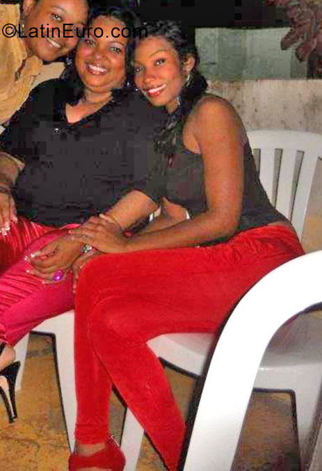 Date this stunning Dominican Republic girl Chaveli from Chaveli DO31306