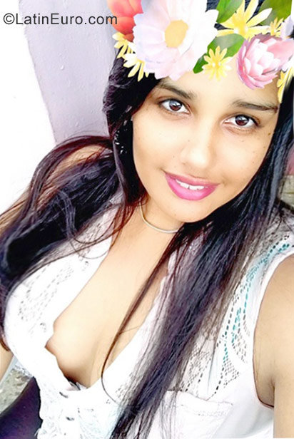 Date this sensual Dominican Republic girl Susan from Santo Domingo DO31354