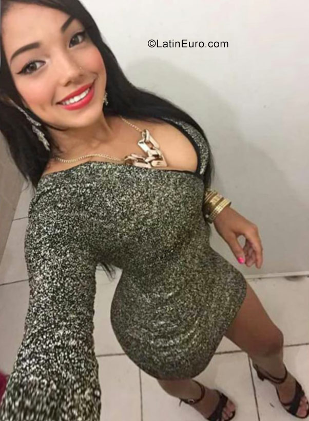 Date this funny Dominican Republic girl Beatriz from La Romana DO31367