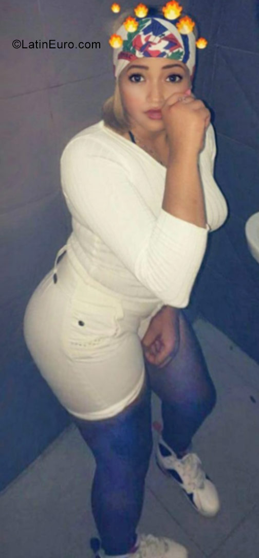Date this hot Dominican Republic girl Kathy from Santo Domingo DO31399