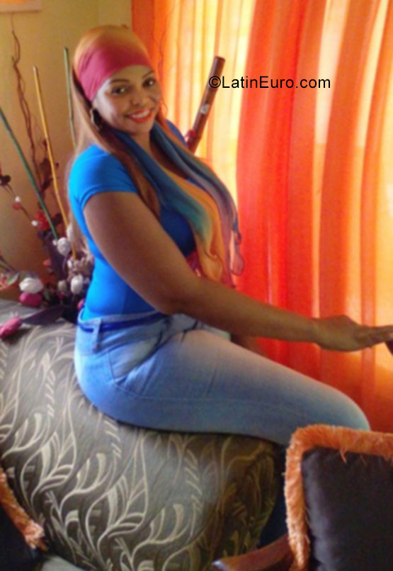 Date this young Dominican Republic girl Odalis from San Pedro De Macoris DO31408