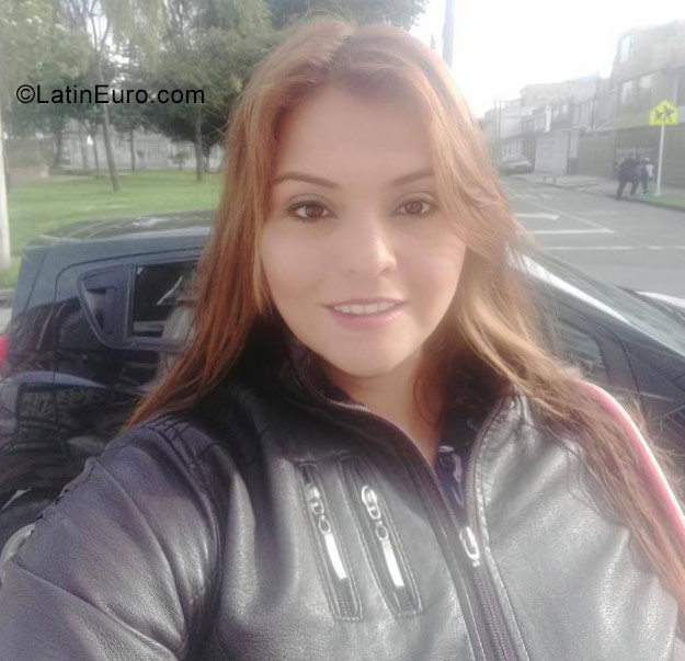 Date this tall Colombia girl Paola from Bogota CO25629
