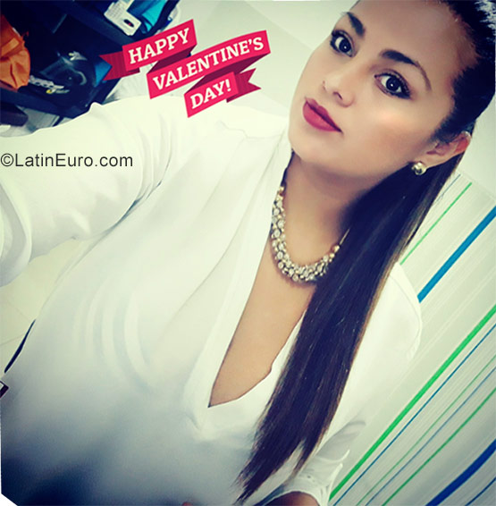Date this voluptuous Nicaragua girl Jennifer from Managua NI198