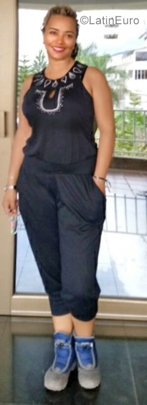 Date this pretty Colombia girl Liliana from Bogota CO23288