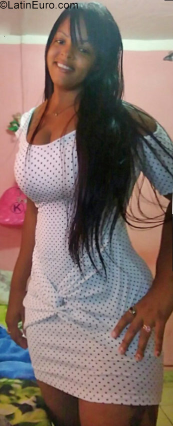 Date this delightful Cuba girl Alliesh from Havana CU231