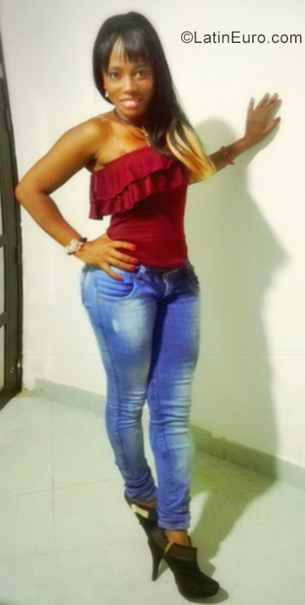 Date this sultry Colombia girl Diana from Medellin CO23394