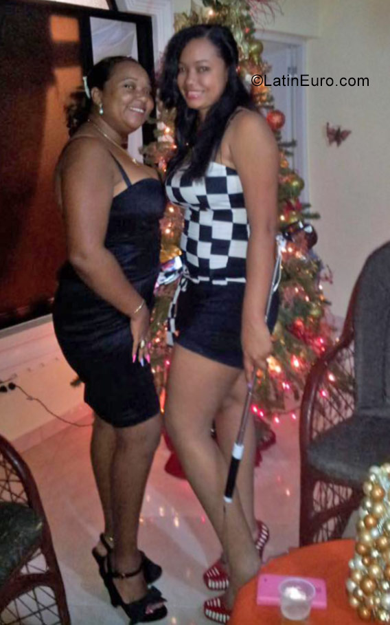 Date this funny Dominican Republic girl Scarlen from Santo Domingo DO31645