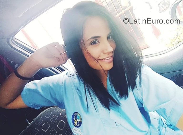 Date this hot Colombia girl Violeta from Cali CO23499