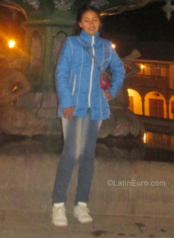 Date this fun Peru girl Reyna from Araquipa PE1235