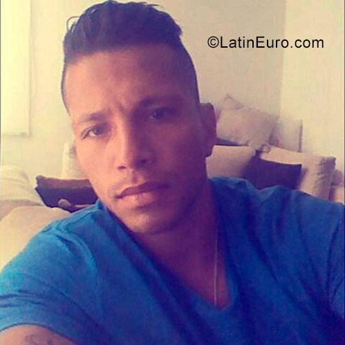 Date this young Colombia man Nicolas from Bogota CO23570