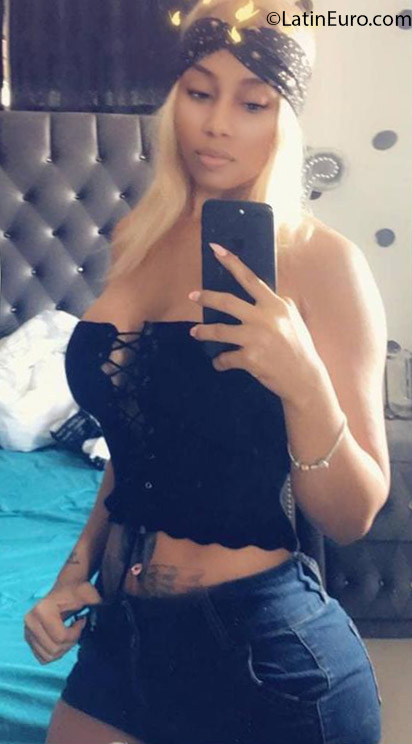 Date this young Dominican Republic girl Lesly from Santo Domingo DO31957