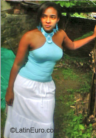 Date this young Colombia girl Francia from Cali CO23616