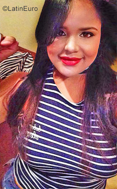 Date this young Dominican Republic girl Maria from Moco DO31998