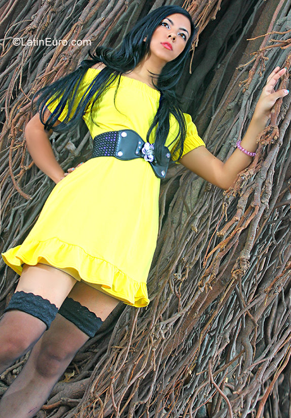 Date this young Colombia girl Vanessa from Cali CO23646