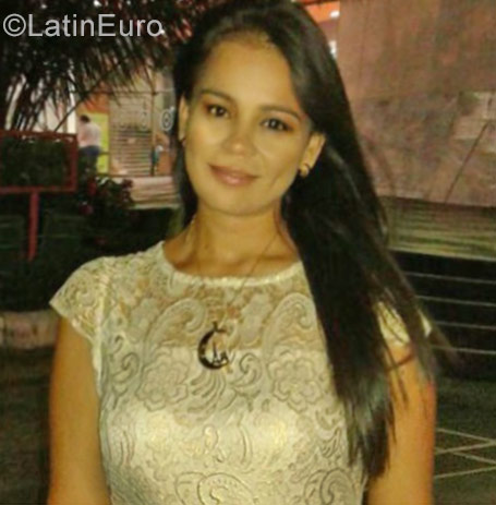 Date this tall Colombia girl Angela from Bogota CO23693