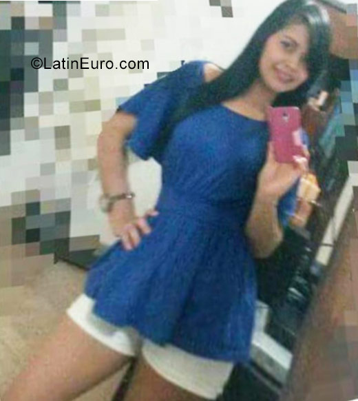 Date this voluptuous Colombia girl Lau from Monteria CO23707